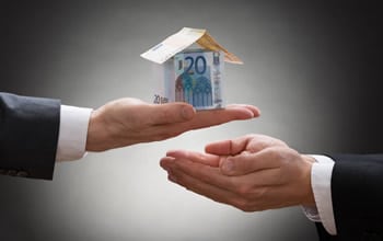 Verwandte oder Bekannte nach Geld für die Hausfinanzierung fragen
